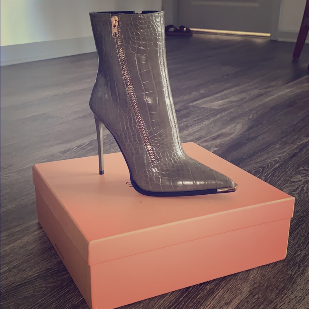Simmi London Green Faux Croc Boots